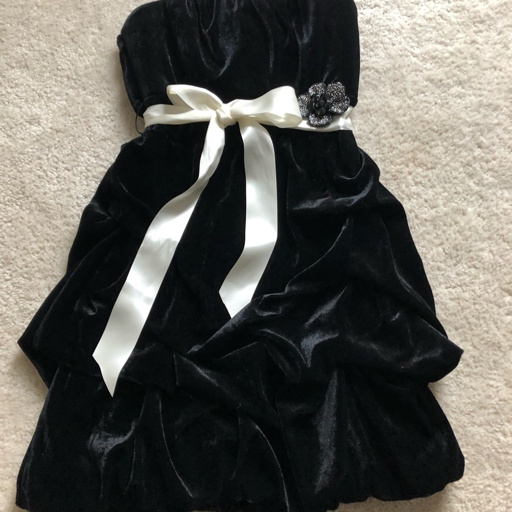 Black velvet strapless dress
